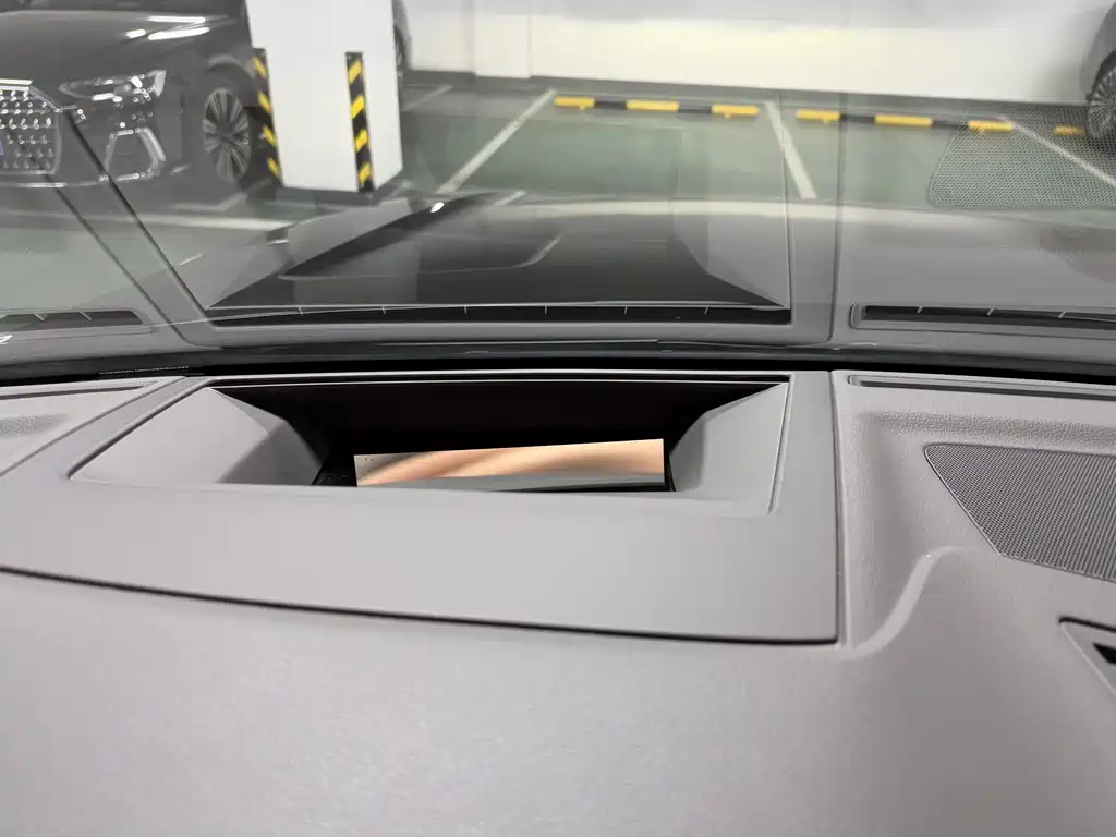 Volkswagen Touareg — миниатюра 9
