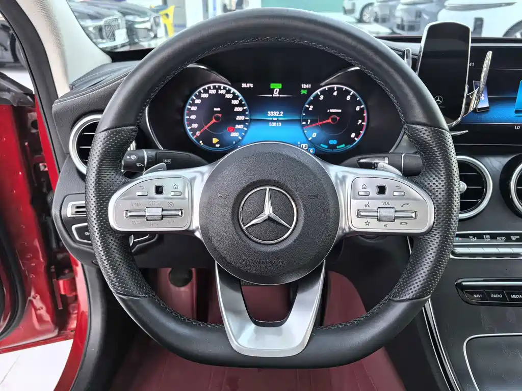 Mercedes-Benz C-Class — миниатюра 6