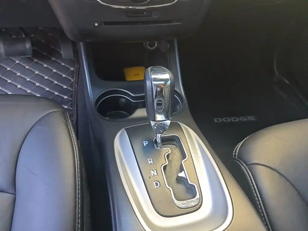 Dodge Journey — миниатюра 14