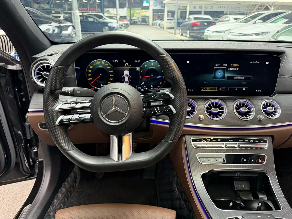 Mercedes-Benz E-Class — миниатюра 15