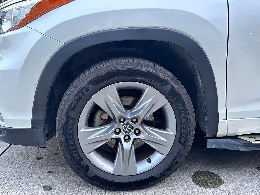 Toyota Highlander — миниатюра 17