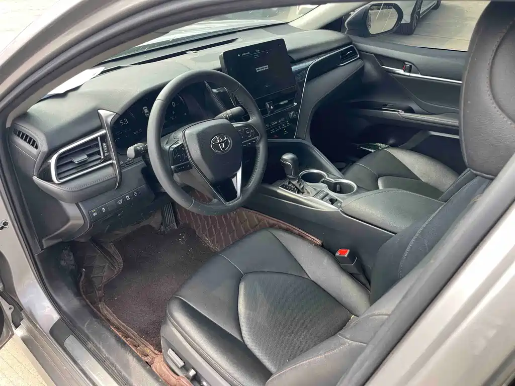 Toyota Camry — миниатюра 2