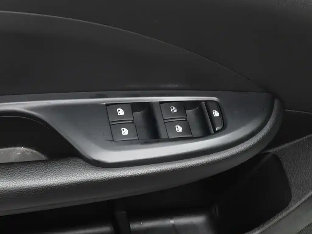 Buick Excelle — миниатюра 9