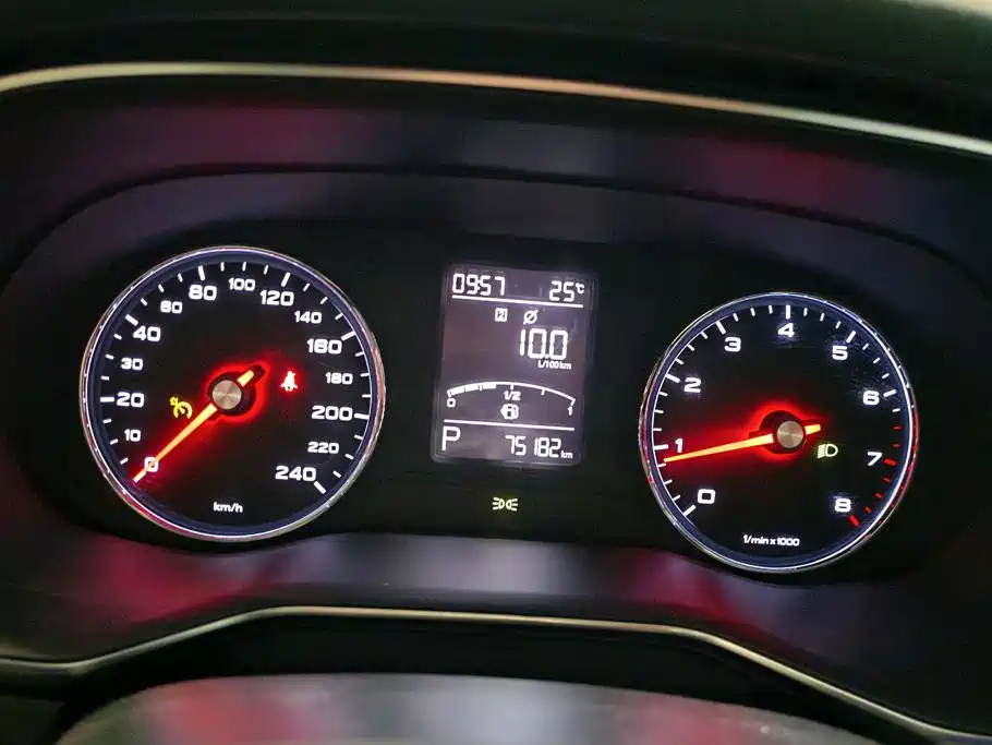 Roewe RX8 — миниатюра 14