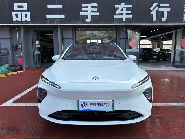 NIO ET7