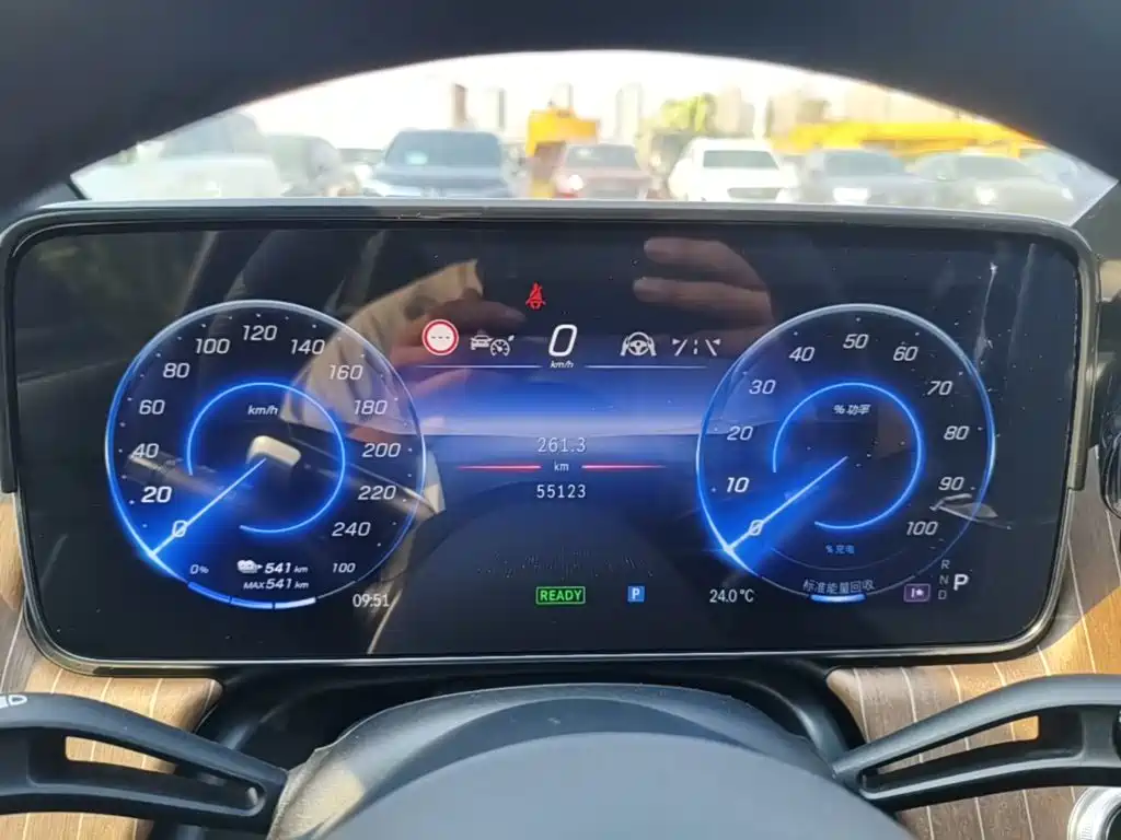 Mercedes-Benz EQE — миниатюра 12