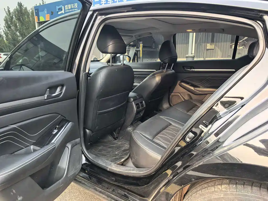 Nissan Teana — миниатюра 8
