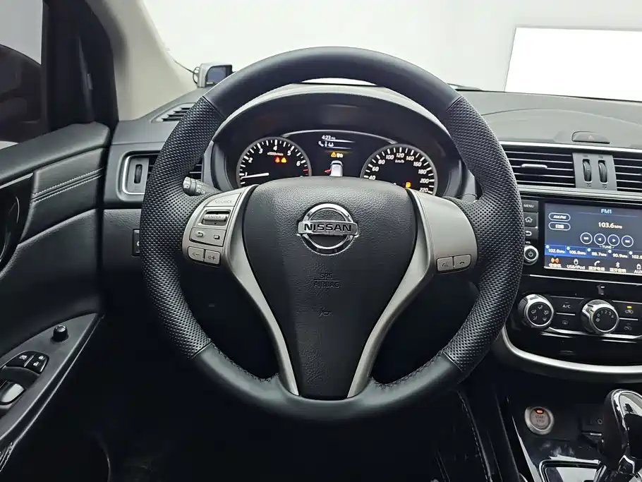 Nissan Tiida — миниатюра 15