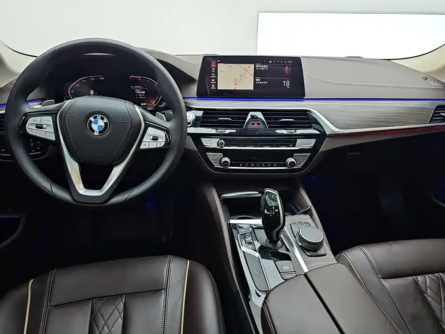BMW 5 Series — миниатюра 11
