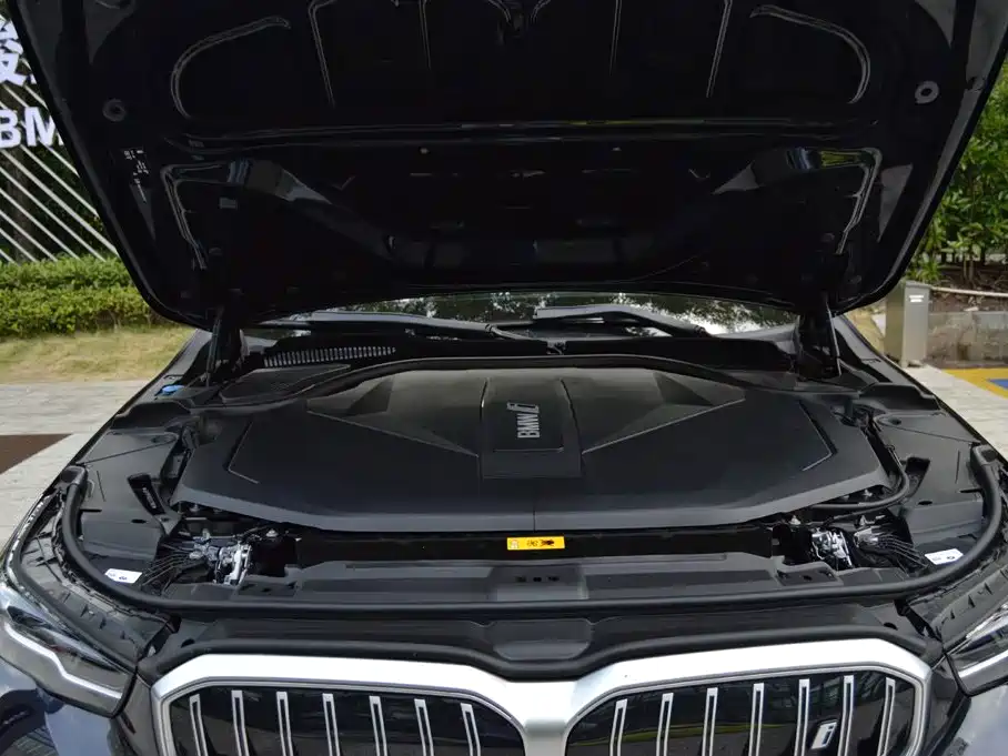 BMW i5 — миниатюра 13