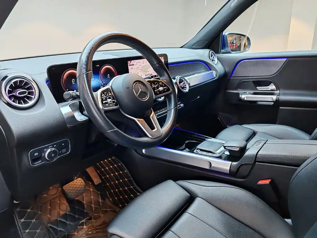 Mercedes-Benz GLB — миниатюра 8