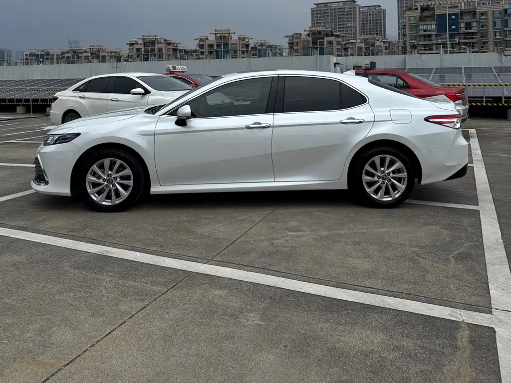 Toyota Camry 2021 2.0G Luxury