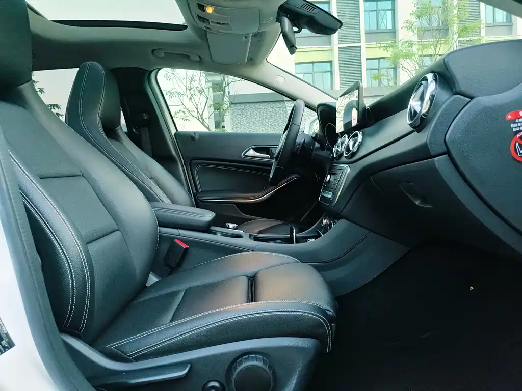 Mercedes-Benz GLA — миниатюра 8
