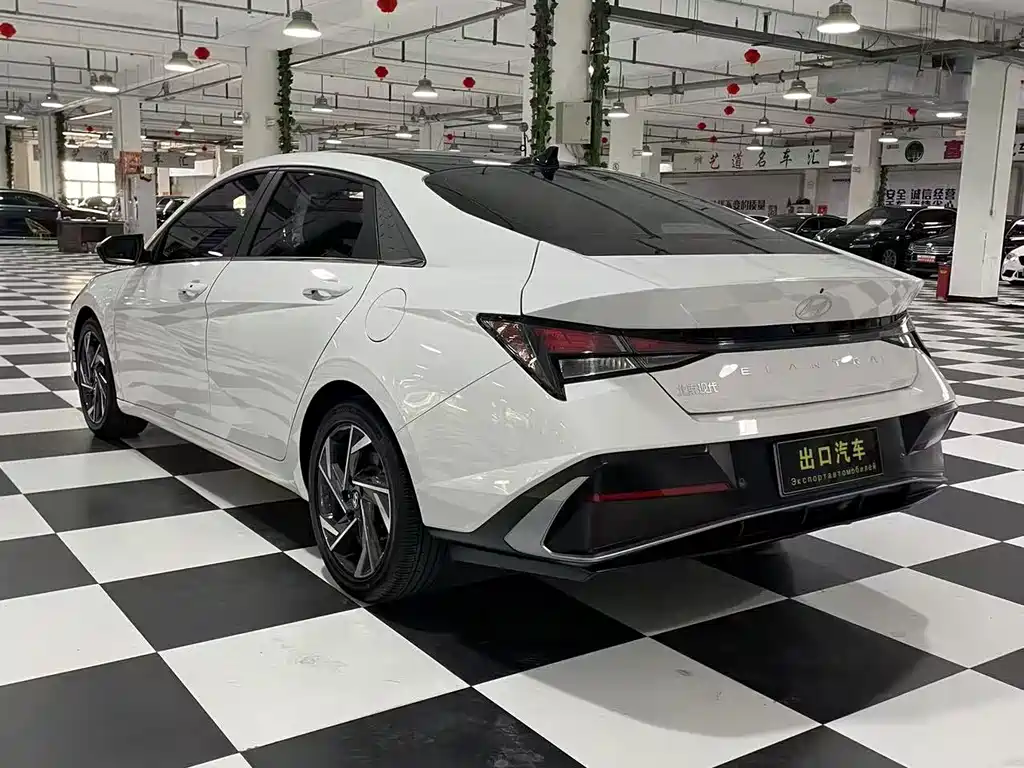 Hyundai Elantra — миниатюра 5