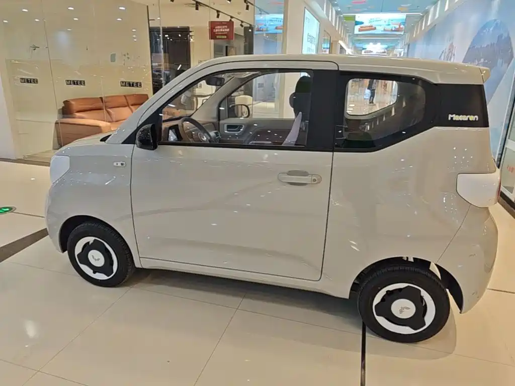 Wuling MINIEV — миниатюра 4