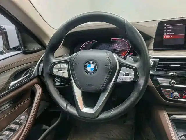 BMW 5 Series — миниатюра 14