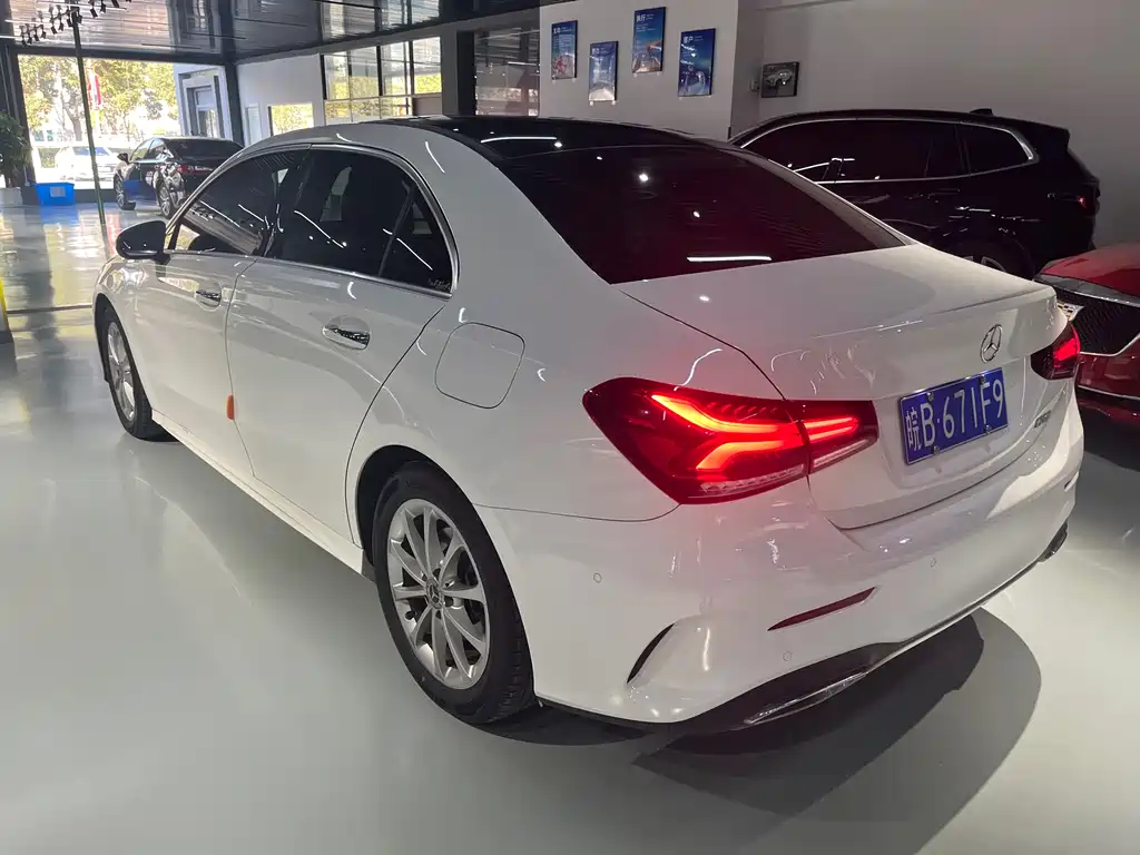 MERCEDES-BENZ A CLASS