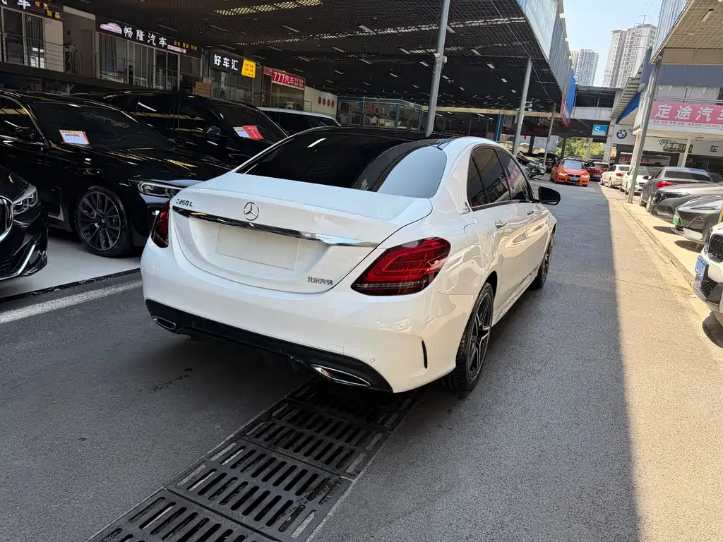 Mercedes-Benz C-Class — миниатюра 7