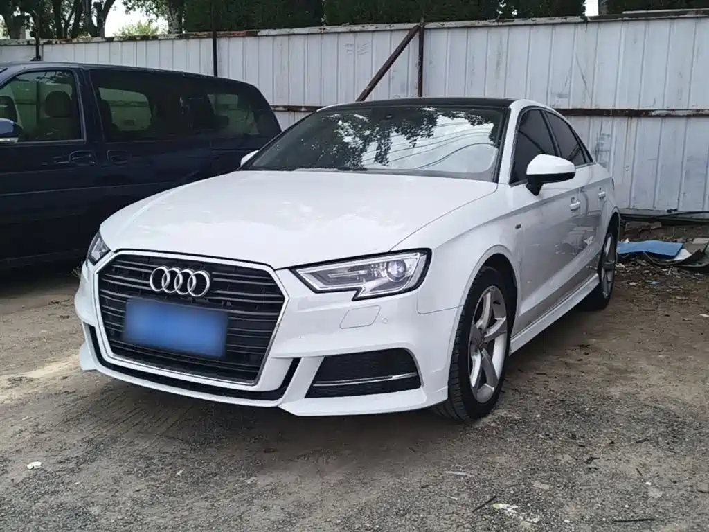Audi A3 2018 30 Limousine 35 TFSI Fashion