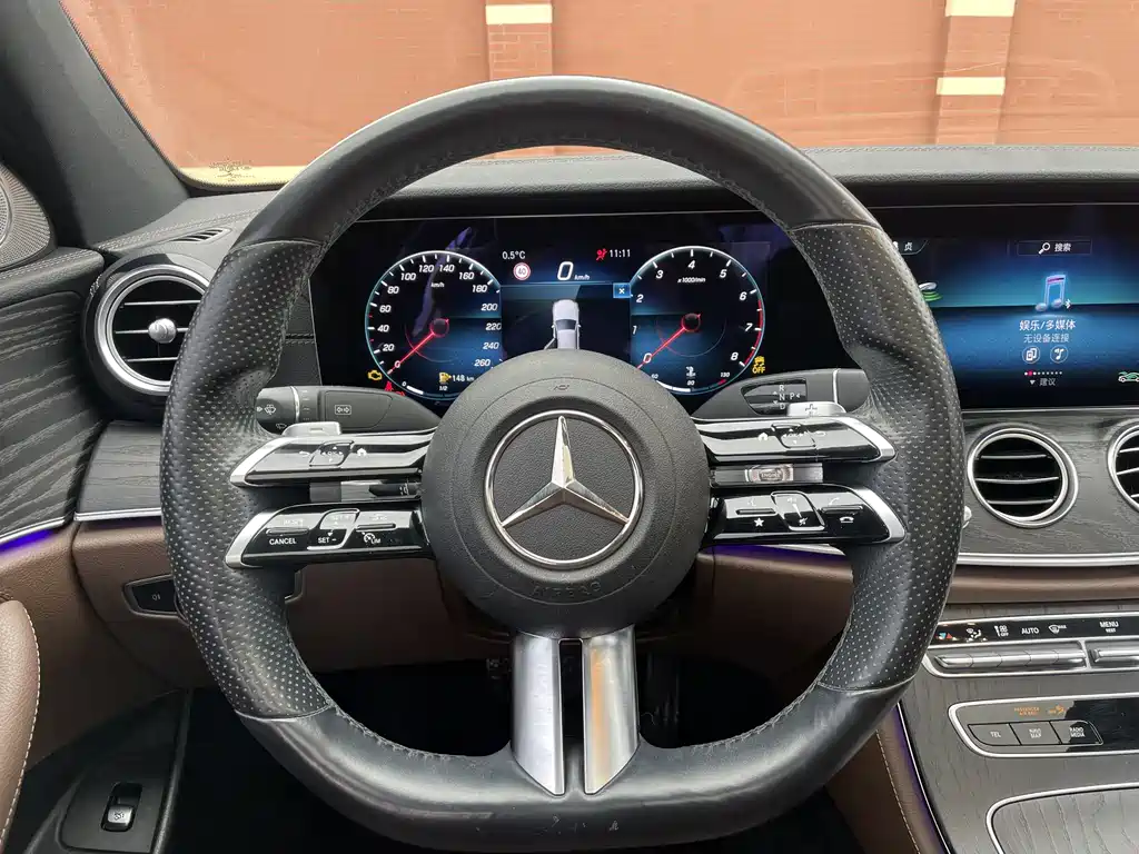 MERCEDES-BENZ E CLASS