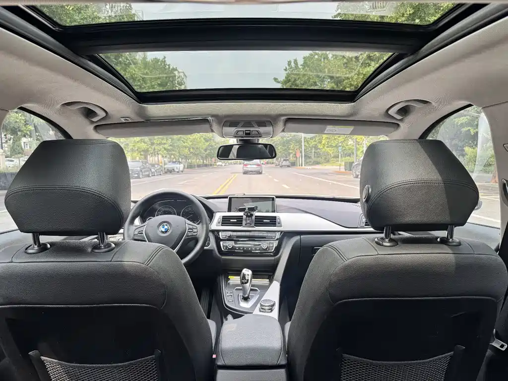 BMW 3 Series GT — миниатюра 12
