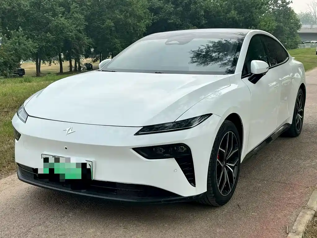 Dongfeng eπ007 2025 650 Executive