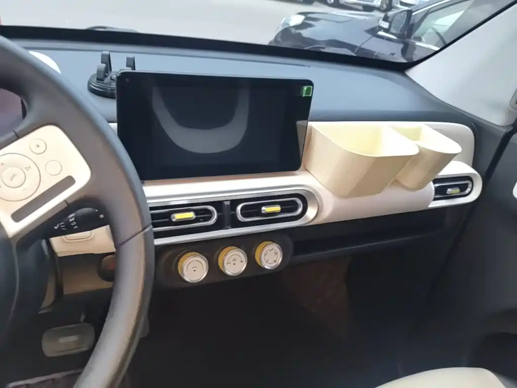 Wuling MINIEV — миниатюра 13