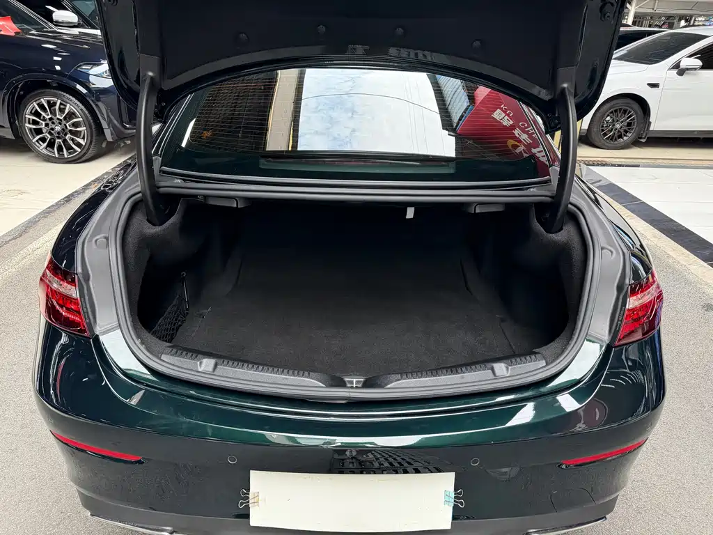 Mercedes-Benz E-Class (Import) — миниатюра 25