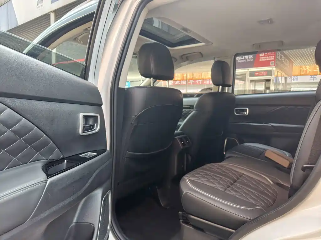 Mitsubishi Outlander — миниатюра 13