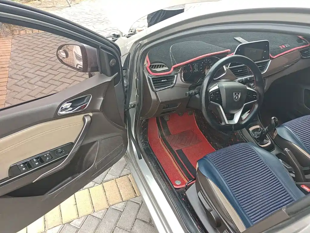 Baojun 310W — миниатюра 16