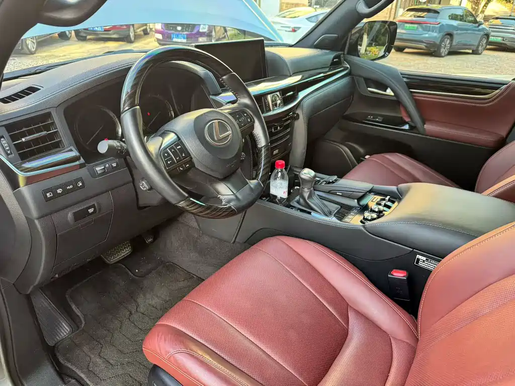 Lexus LX — миниатюра 3