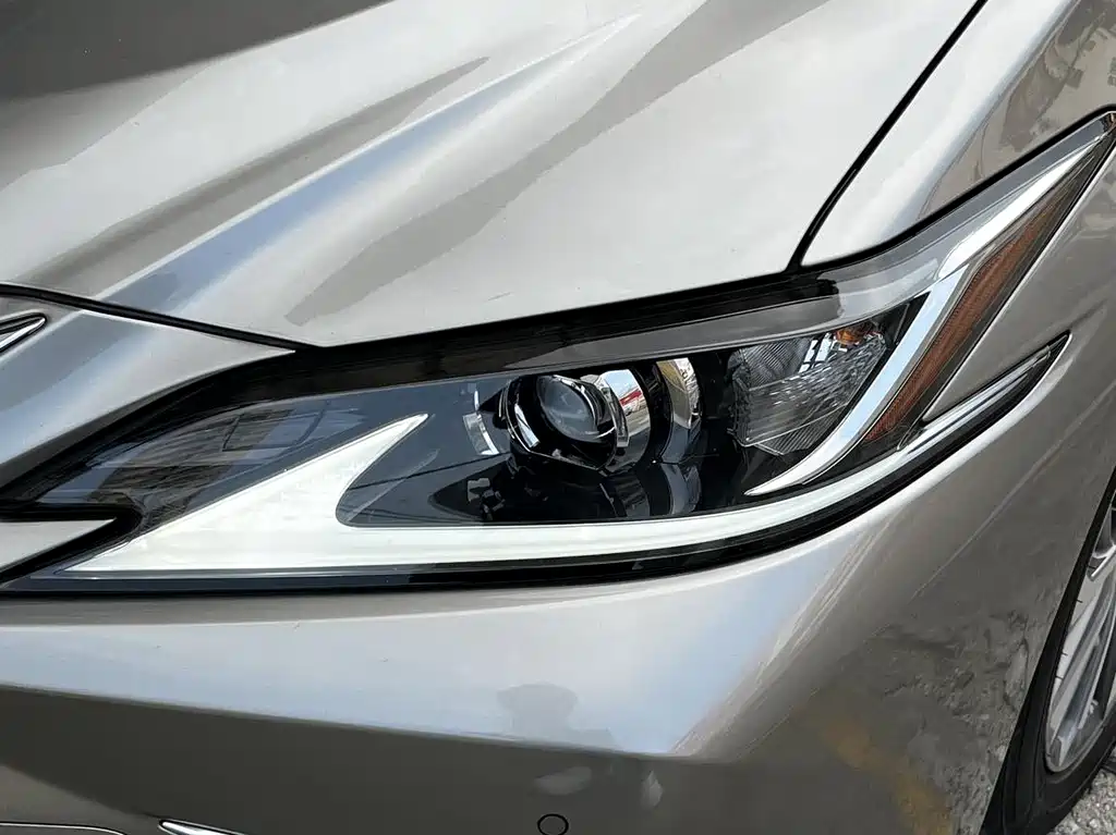 Lexus ES 2022 300h