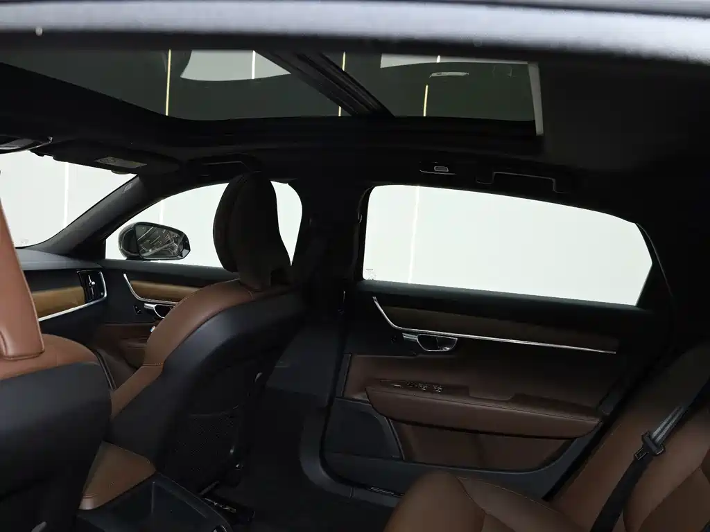Volvo S90 — миниатюра 12