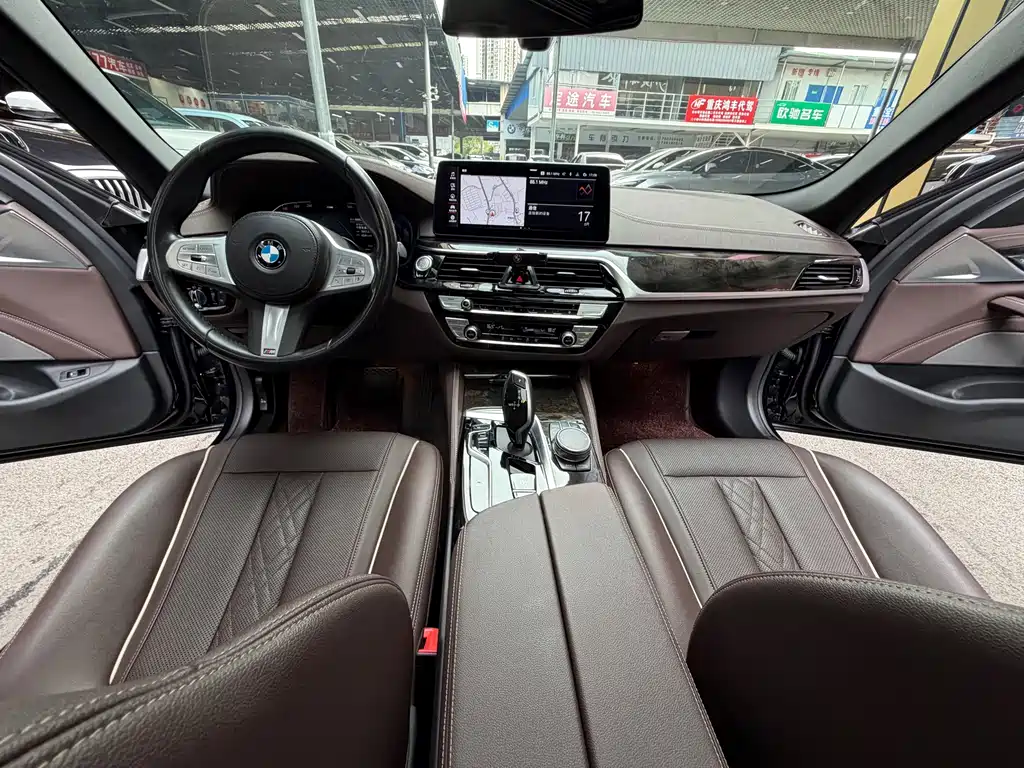 BMW 5 Series — миниатюра 19
