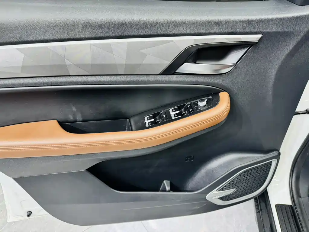 Geely Vision X6 — миниатюра 7
