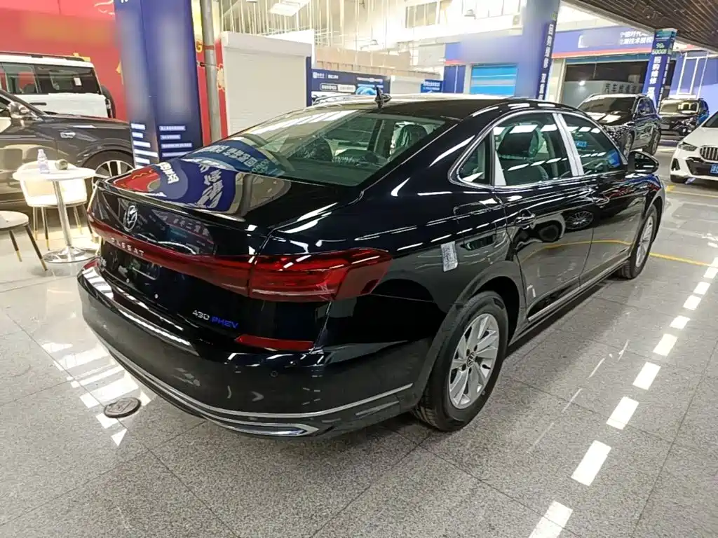 Volkswagen Passat PHEV — миниатюра 7
