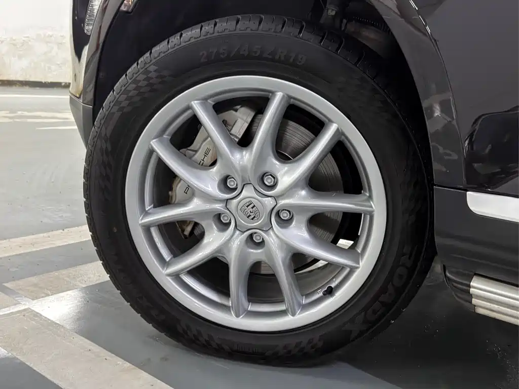 Porsche Cayenne — миниатюра 3