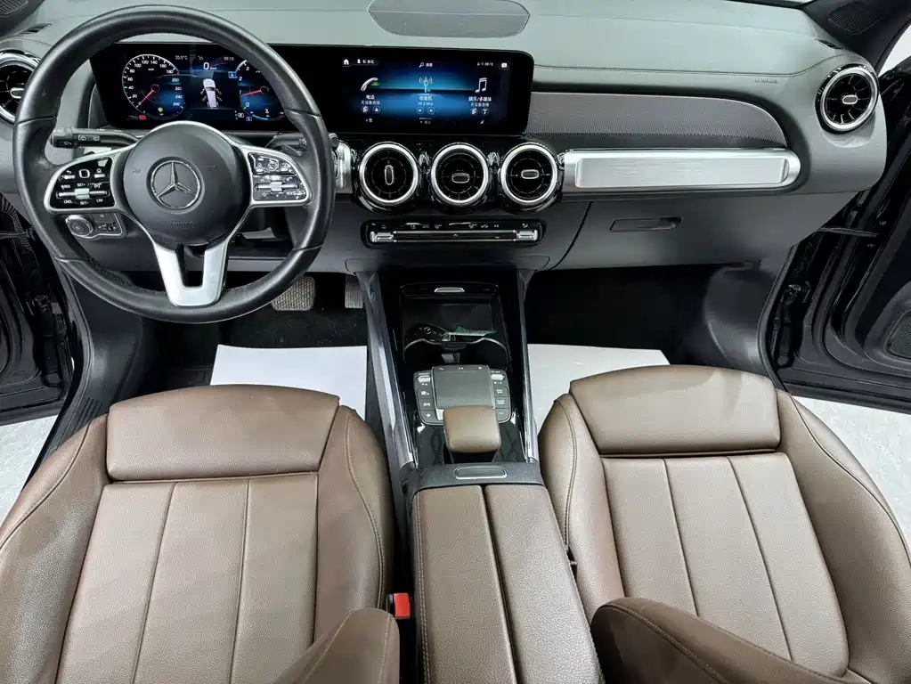 Mercedes-Benz GLB — миниатюра 13