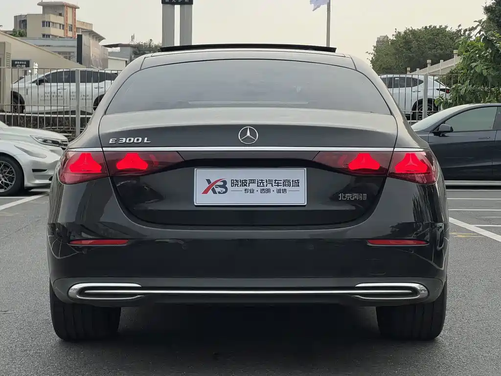 Mercedes-Benz E-Class — миниатюра 5