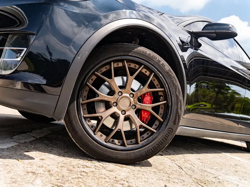 Tesla Model X — миниатюра 5