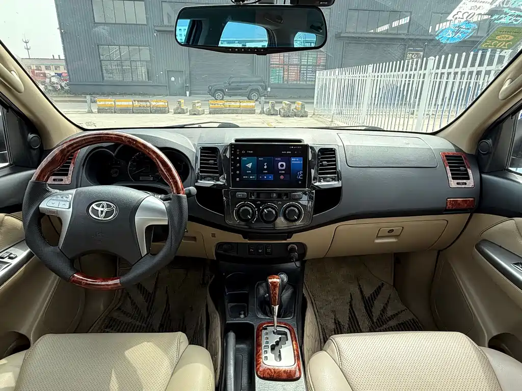 TOYOTA FORTUNER
