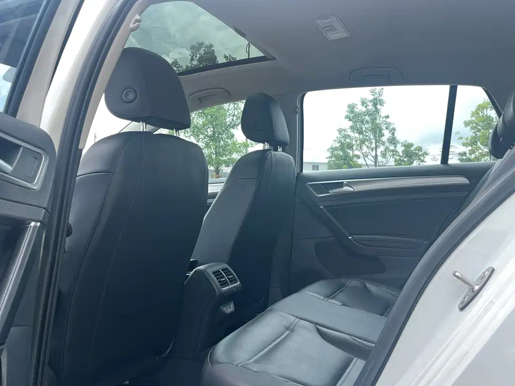 Volkswagen Golf — миниатюра 14