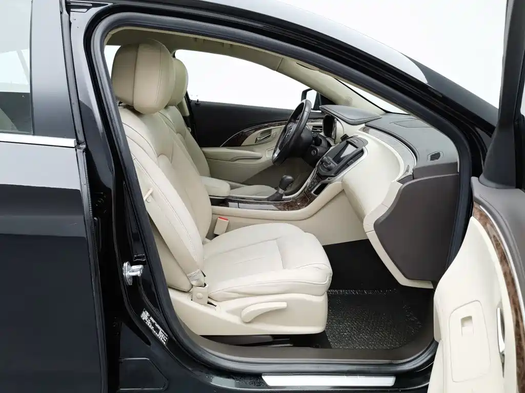 Buick LaCrosse — миниатюра 23