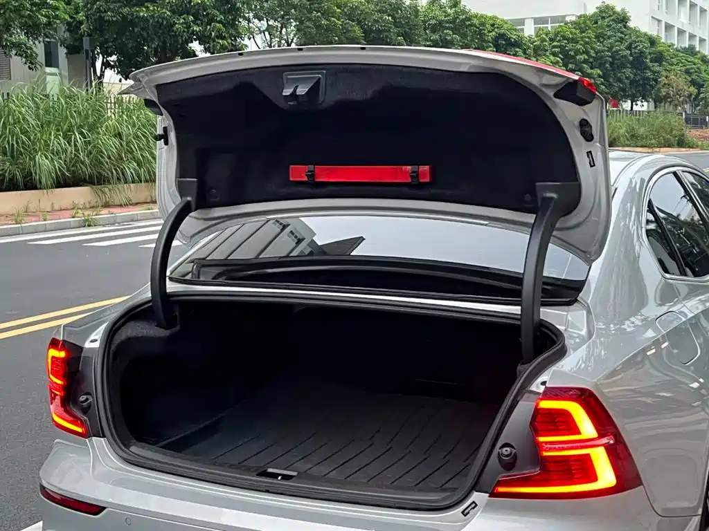 Volvo S60 — миниатюра 29