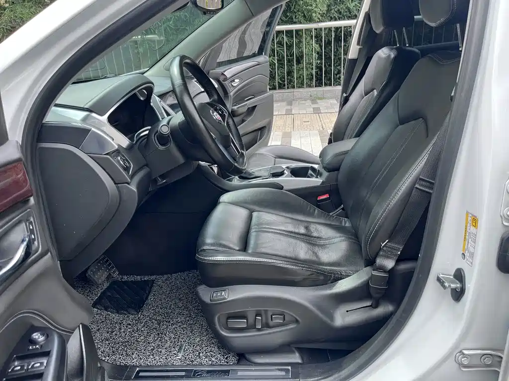 Cadillac SRX — миниатюра 15