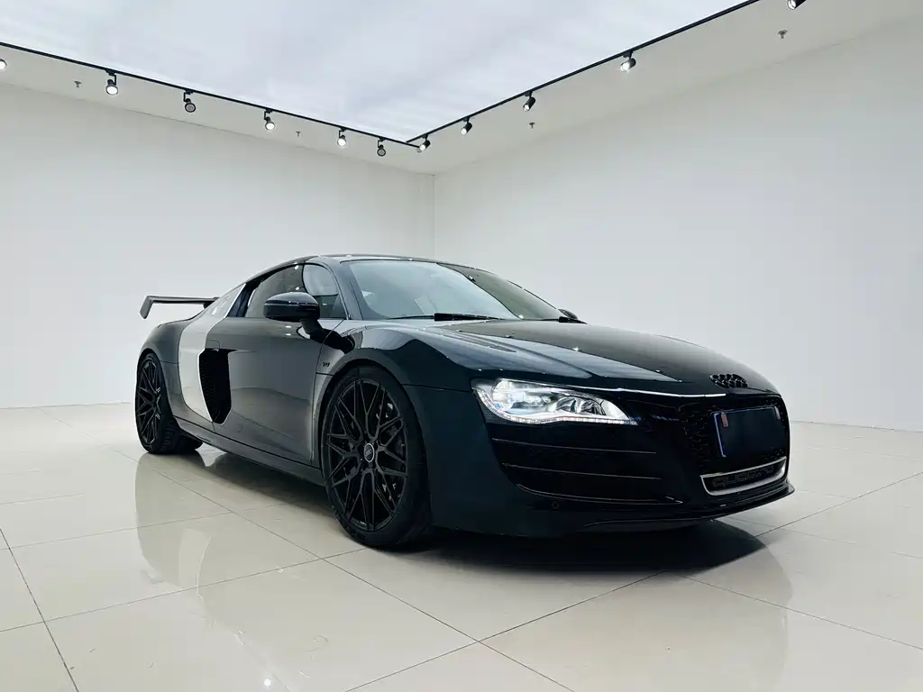 Купить Audi R8