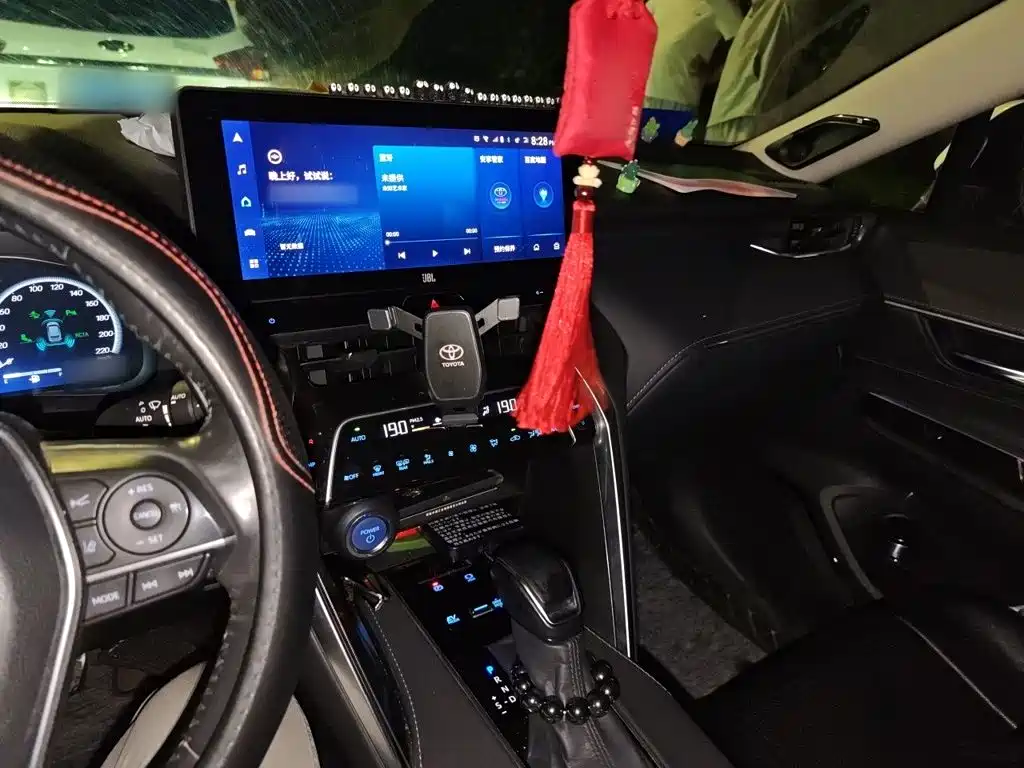 Toyota Harrier — миниатюра 6