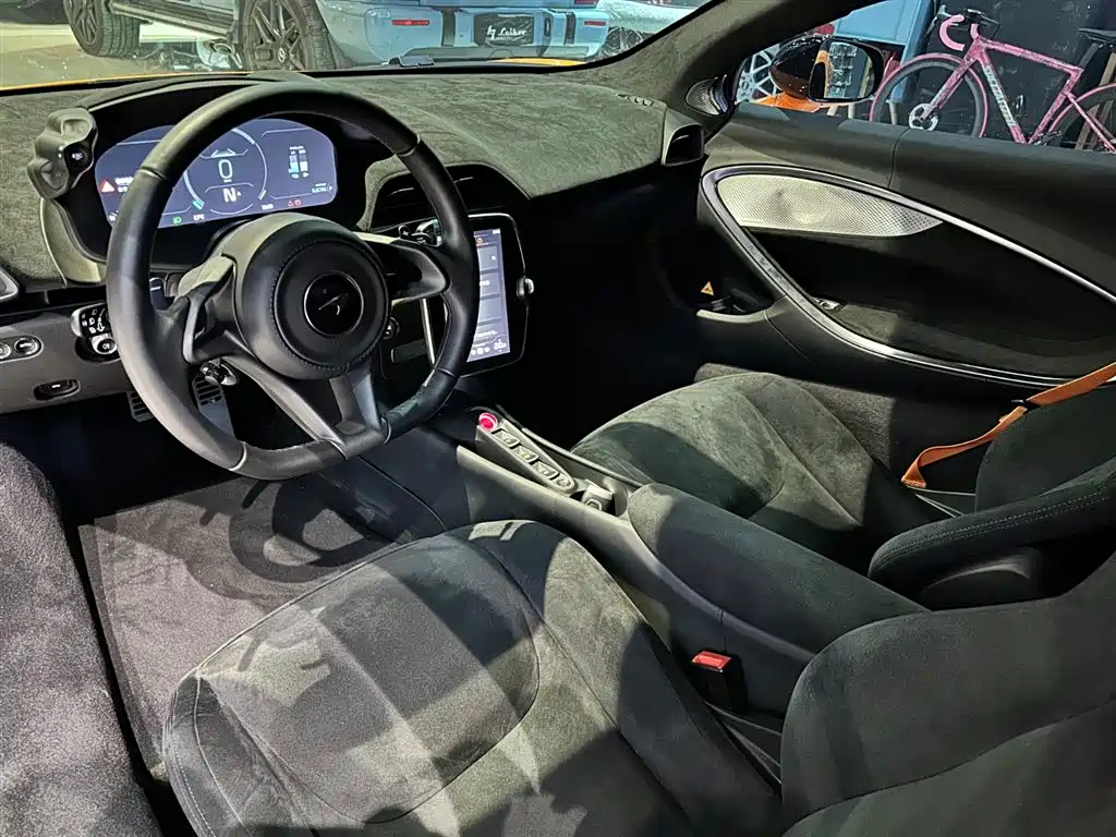 McLaren Artura 2023 3.0T Hybrid