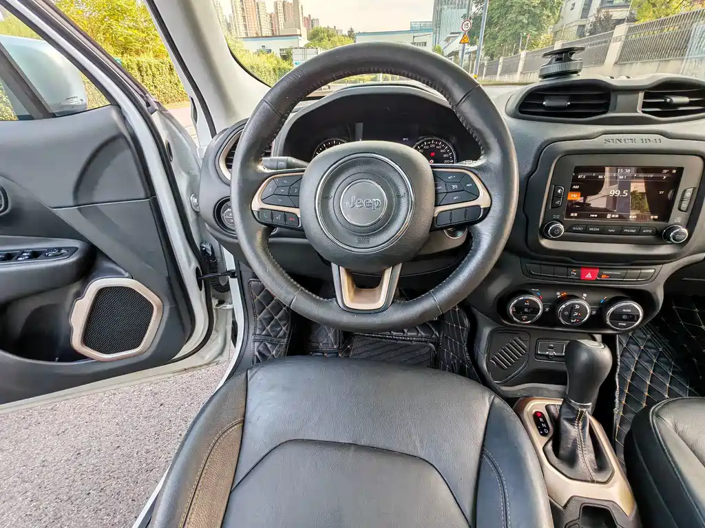 Jeep Renegade — миниатюра 12