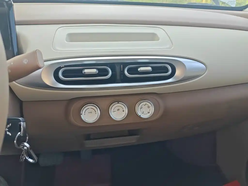 Wuling MINIEV — миниатюра 13